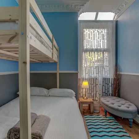 Characterful Self-catering Townhouse By Iglu - Levenshulme 3*