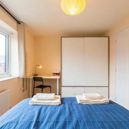 בית נופש Wenlock Way House, Luxury Serviced *