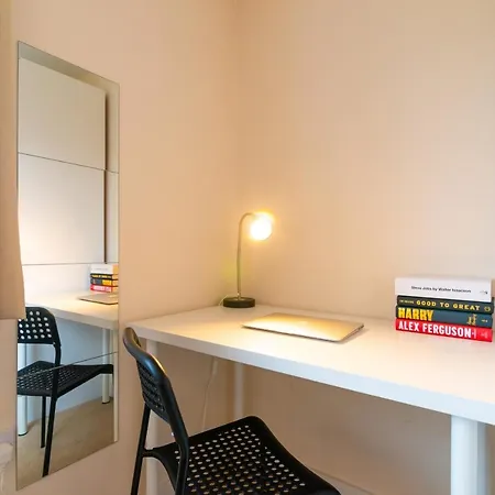 בית נופש Wenlock Way House, Luxury Serviced *