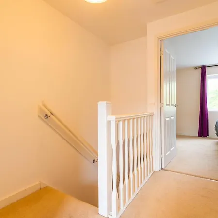 Wenlock Way House, Luxury Serviced בית נופש