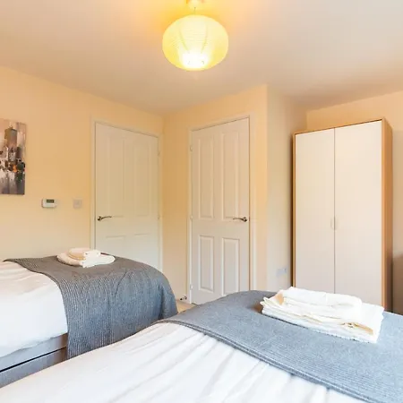 בית נופש Wenlock Way House, Luxury Serviced מנצ'סטר