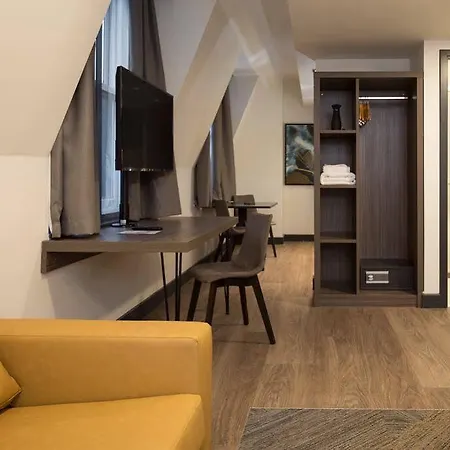 Roomzzz Victoria Hotel apartamentowy Manchester