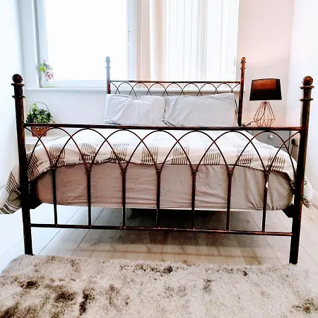 Διαμέρισμα 2 Bed Central With Balcony Μάντσεστερ