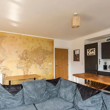 Homely 2br Apt W/balcony By Guestready