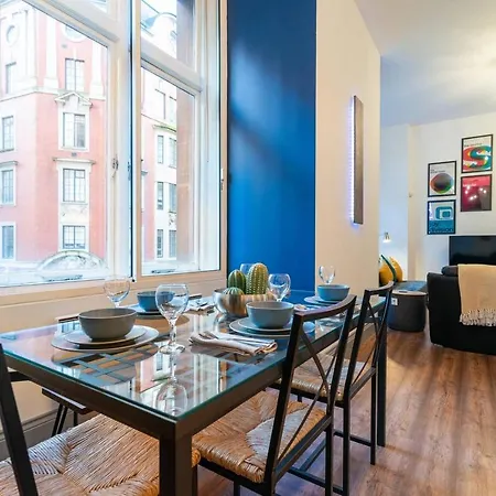 Contact Free City Centre & Parking Apartment