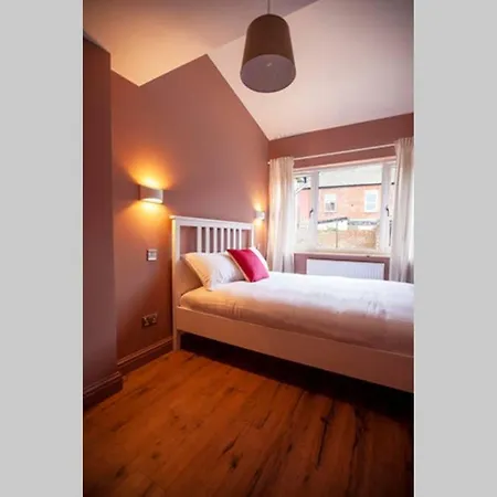 Дом отдыха Newly Renovated 3 Storey In South