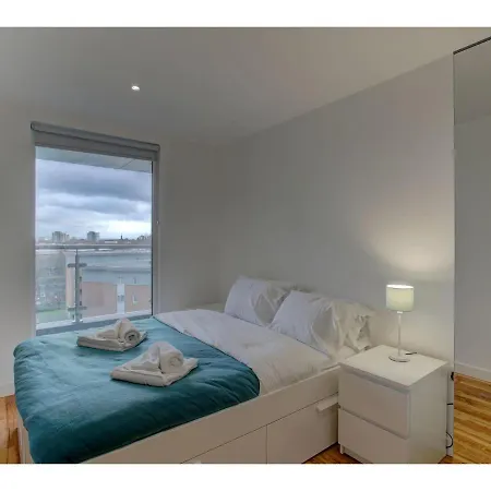 Superb 2br Apt Salford Quays, Mediacity Uk! Μάντσεστερ