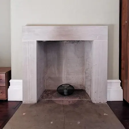 Дом отдыха Manchesters Ultimate House - Hot Tub - Sleeps 23! Манчестер