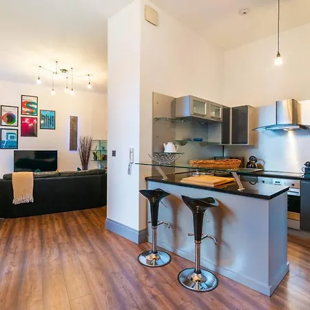 Apartment Contact Free City Centre & Parking