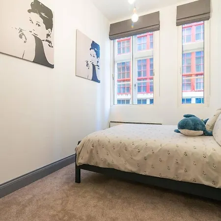Contact Free City Centre & Parking Apartment Manchester