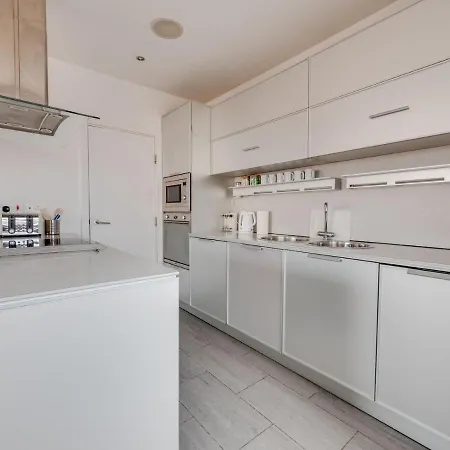 Cool 2br Apt With Balcony Central Manchester! Lejlighed