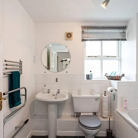 Great 1 Bed Apt Close To Universities, Sleeps 2 Prázdninový dům *