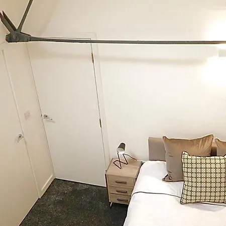 Impeccable 1-bed In