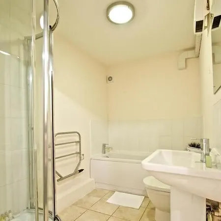 Dreamhouse Centre *