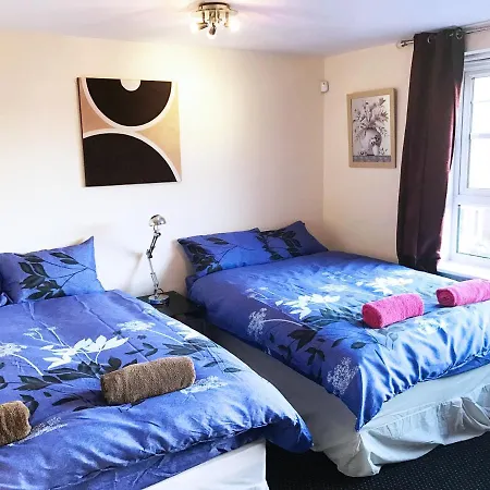 My-places Abbotsfield Court Townhouse 4 Konukevi