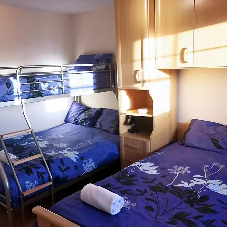 My-places Abbotsfield Court Townhouse 4 Konukevi