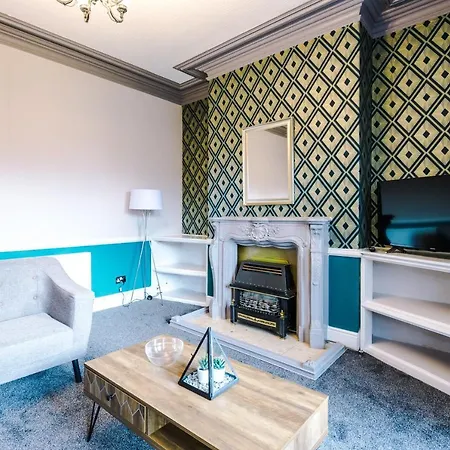 Nelson House- Sleeps 9-parking Μάντσεστερ