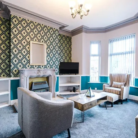Nelson House- Sleeps 9-parking Μάντσεστερ