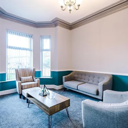 Σπίτι διακοπών Nelson House- Sleeps 9-parking *