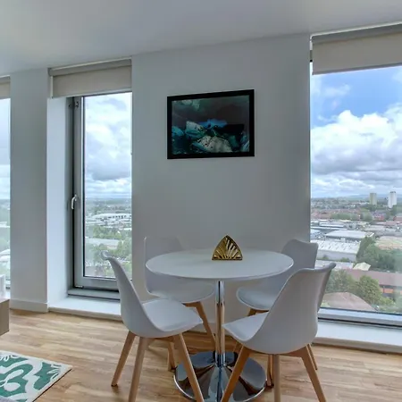 The Media City Executive - Splendid Apt