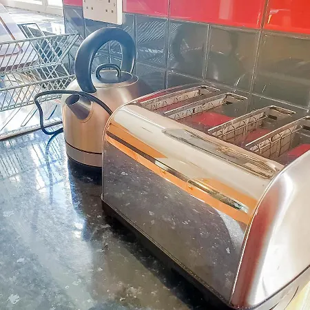 Διαμέρισμα Airport Lounge - 3 Bed - 6 Persons *