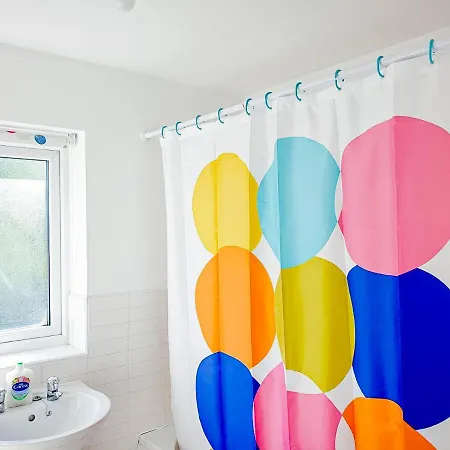 Airport Lounge - 3 Bed - 6 Persons Διαμέρισμα *