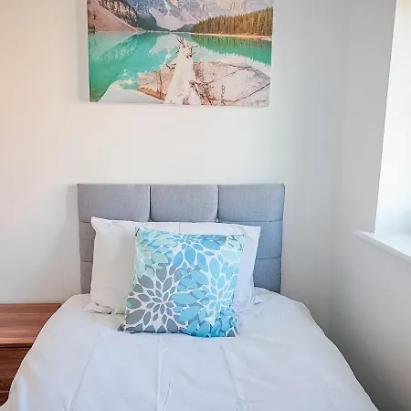 Airport Lounge - 3 Bed - 6 Persons Μάντσεστερ