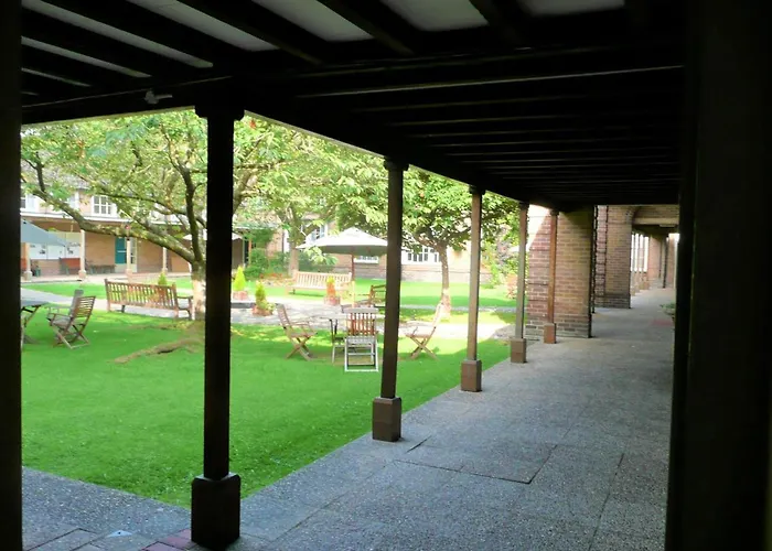 Luther King House Hotel