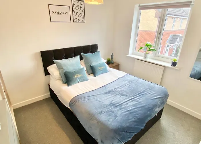 Convenient Centre 3bd With Free Parking