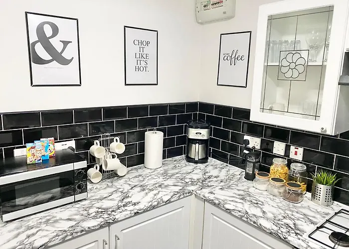 Convenient Centre 3bd With Free Parking