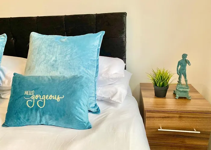 Convenient Centre 3bd With Free Parking Apartamento *