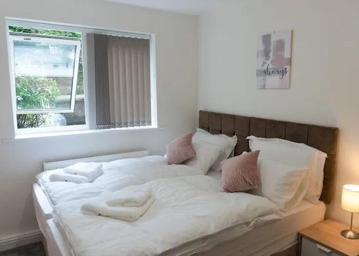 Gorgeous Ground Floor + Free Parking 맨체스터