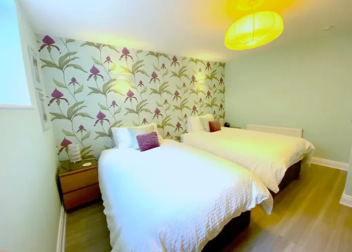 Διαμέρισμα The Garden Apartment, Near Airport & *