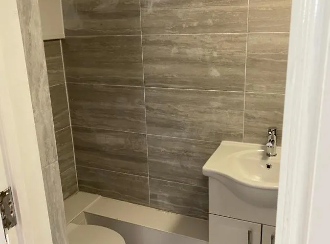 Beautiful Basement En-suite *