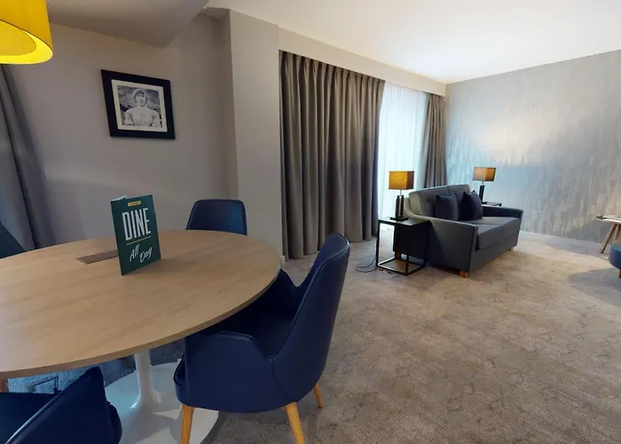 - Centre By Ihg 4* Manchester
