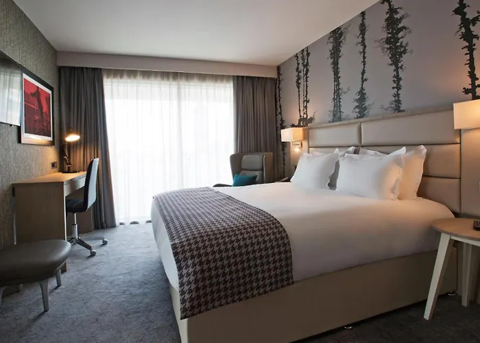 - Centre By Ihg Hotel 4*