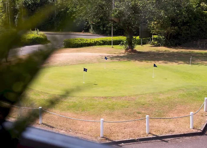 Pass The Keys Lovely 3 Bedroom Golf Club And Parking *