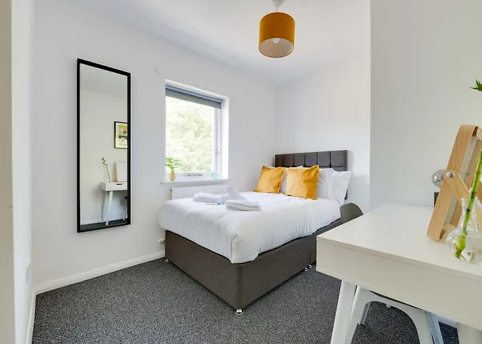 Pass The Keys Lovely 3 Bedroom Golf Club And Parking *