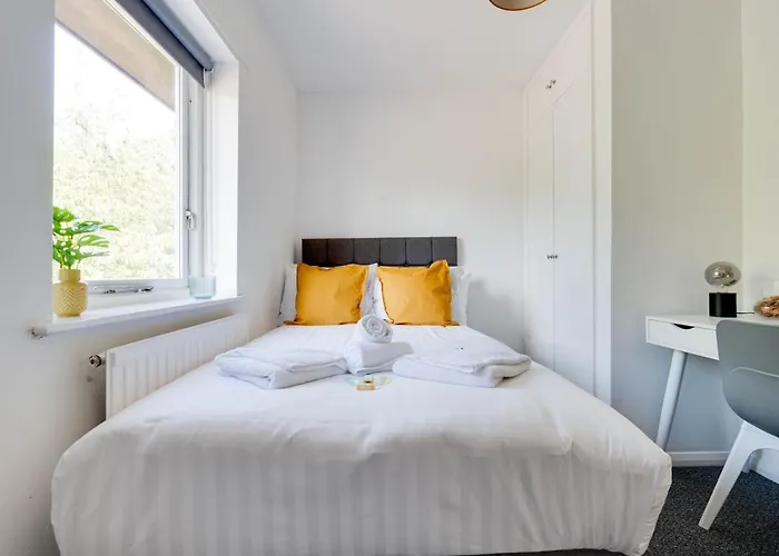 Pass The Keys Lovely 3 Bedroom Golf Club And Parking Casa de Férias