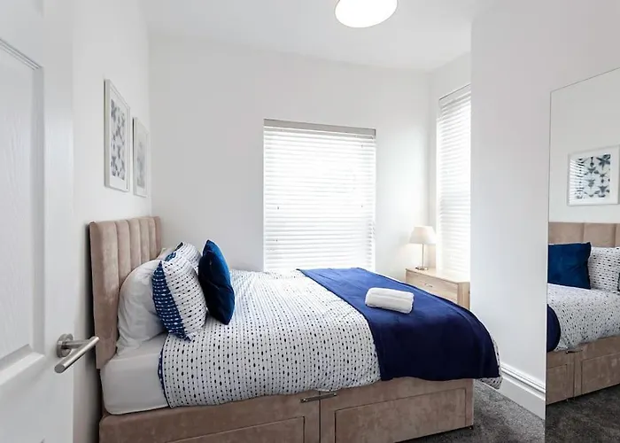 Spacious Comfortable House Close To Etihad+parking * 맨체스터