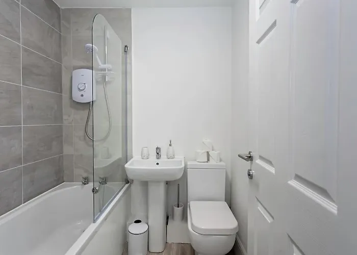 펜션 Spacious Comfortable House Close To Etihad+parking *