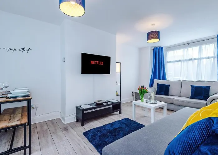 Half Mile To Etihad Stadium & Coop Arena, Free Parking, 6 Ppl