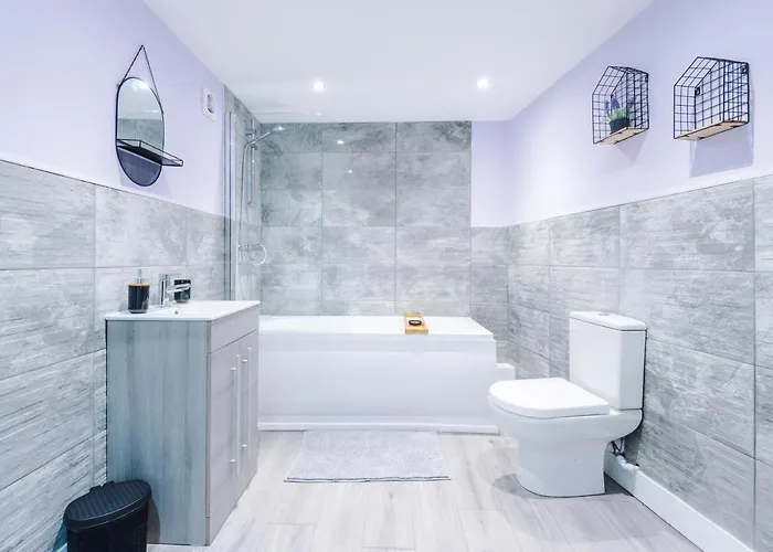 Apartment The Ecclesian - Upscale Near Trafford Centre & Eccles Train Station Manchester