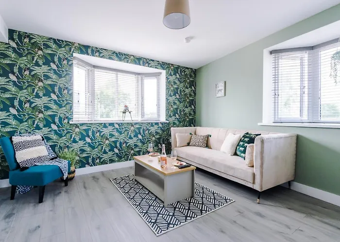 Apartment The Ecclesian - Upscale Near Trafford Centre & Eccles Train Station