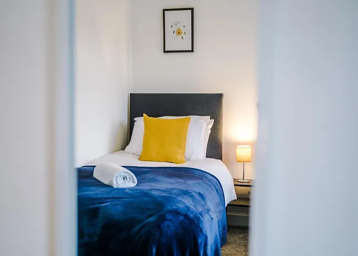 Half Mile To Etihad Stadium & Coop Arena, Free Parking, 6 Ppl *