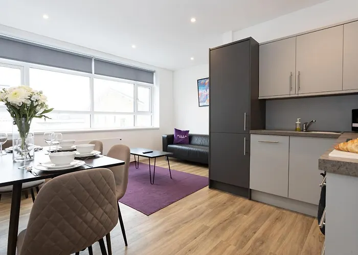 Pillo Serviced - Arena 맨체스터