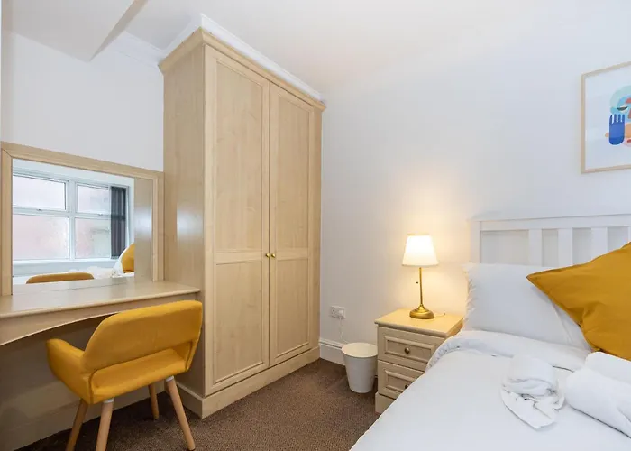 The Burton- Free Gated Parking Mánchester