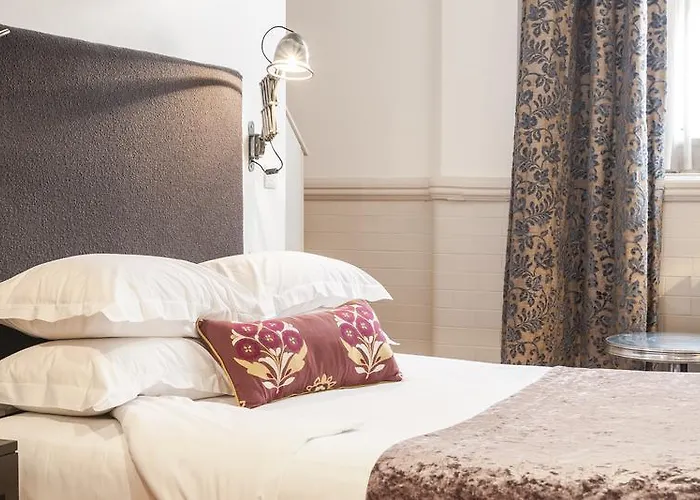 Great John Street 4*