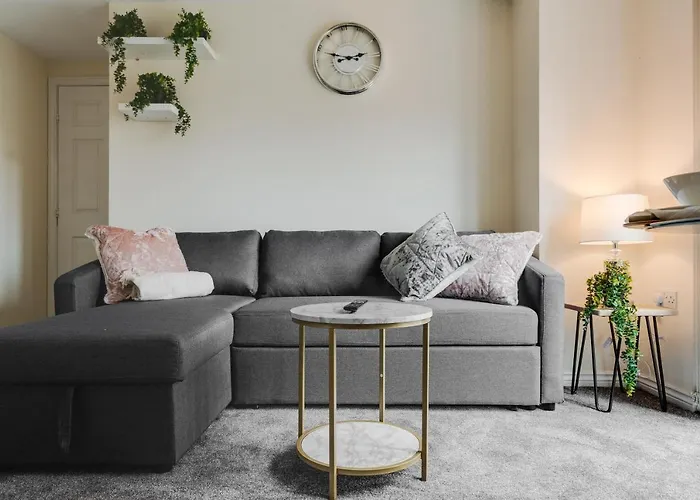 Stylish 2 Bed Flat Appartamento