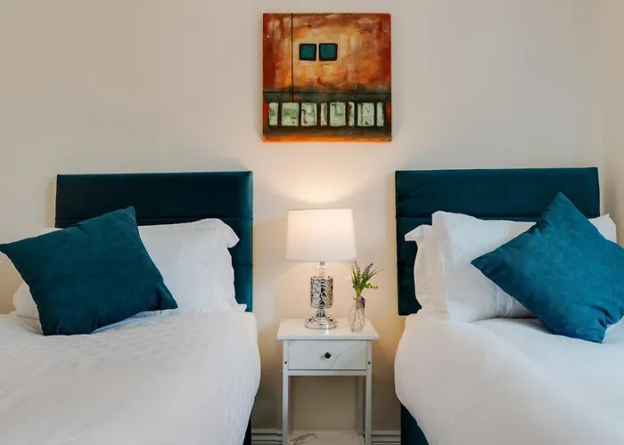 Stylish 2 Bed Flat Appartamento